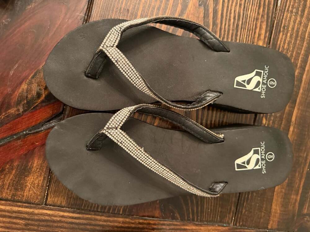 Shoe Aholic Wedge Flip Flops Size 9 Black Rhinestone Straps Sandals
